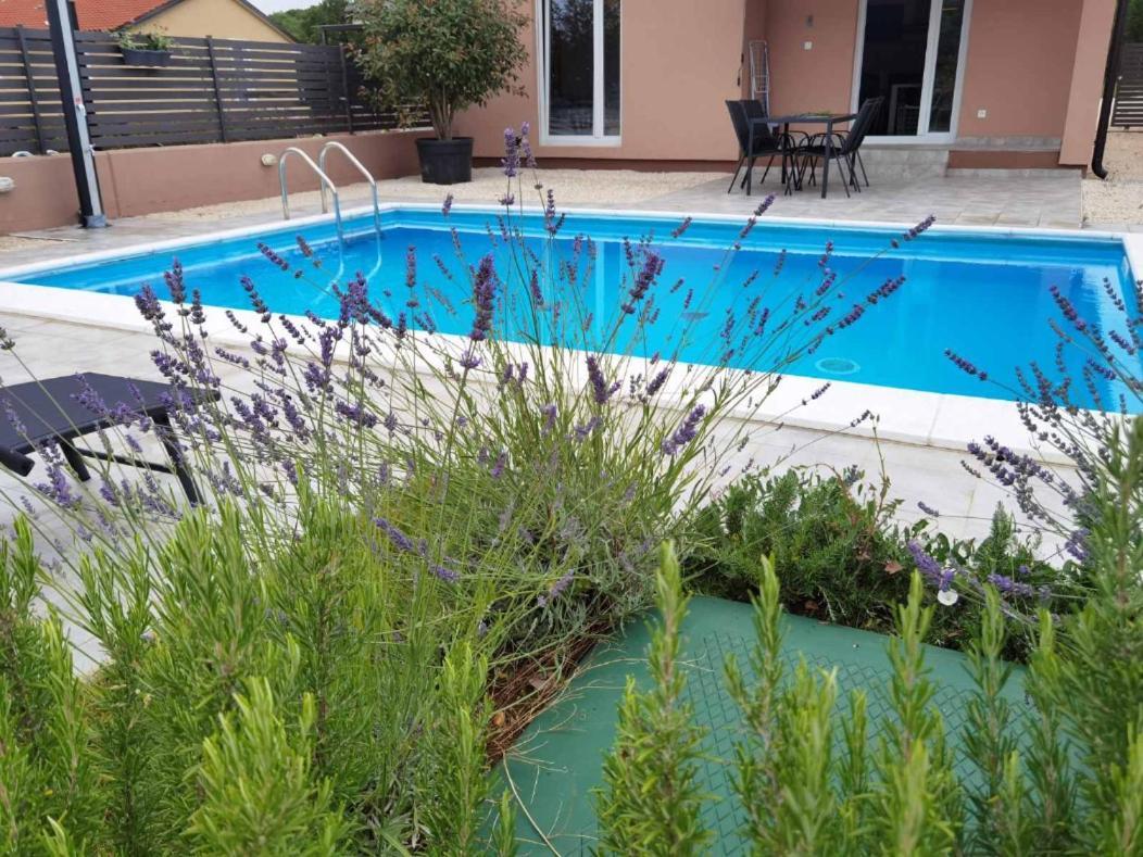 Family House Hana Kanfanar Εξωτερικό φωτογραφία