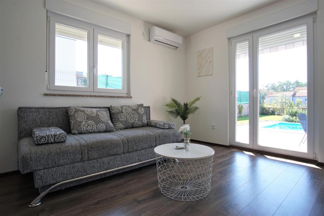 Family House Hana Kanfanar Εξωτερικό φωτογραφία