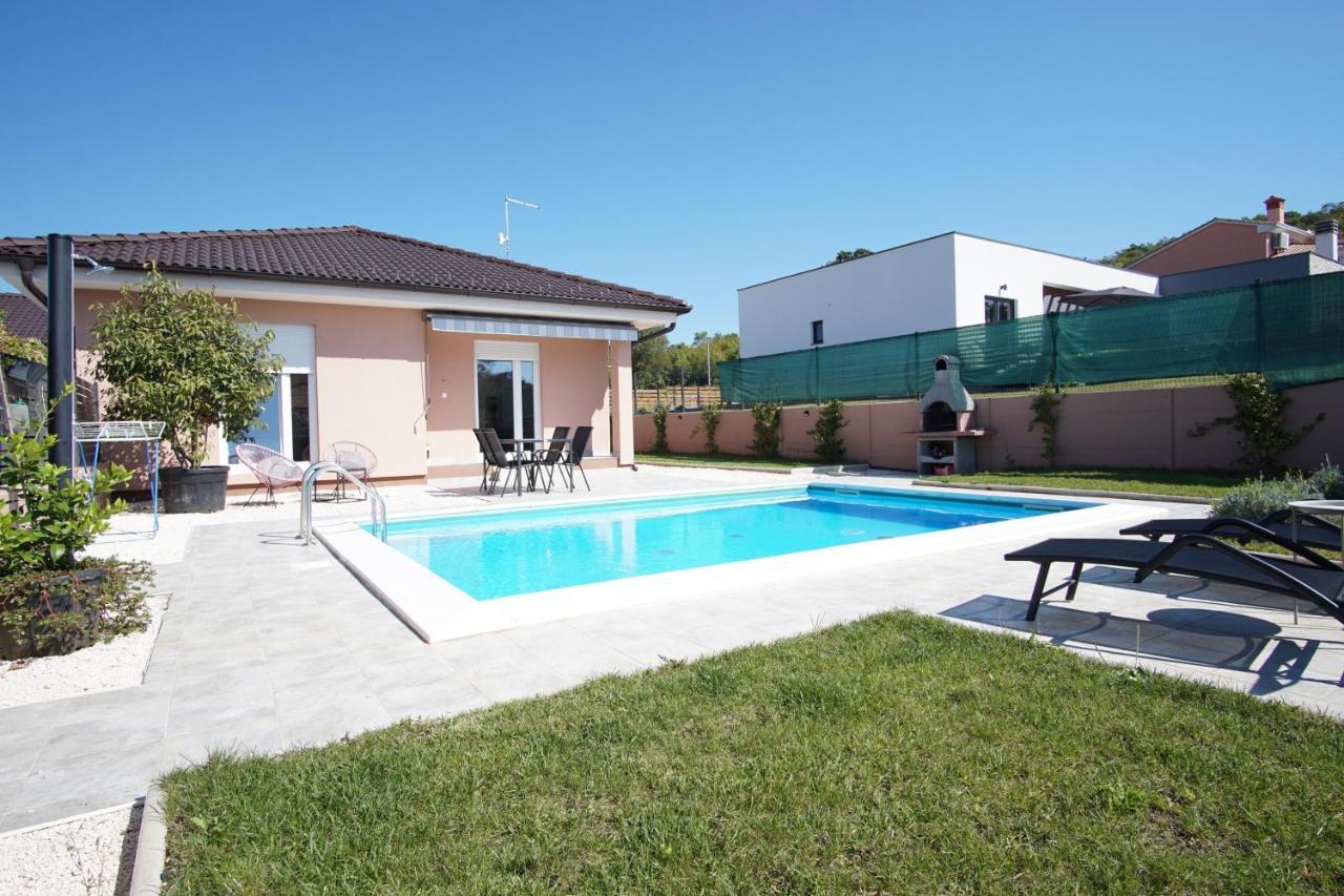Family House Hana Kanfanar Εξωτερικό φωτογραφία