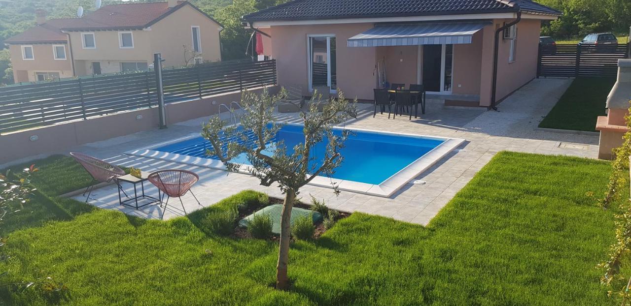 Family House Hana Kanfanar Εξωτερικό φωτογραφία